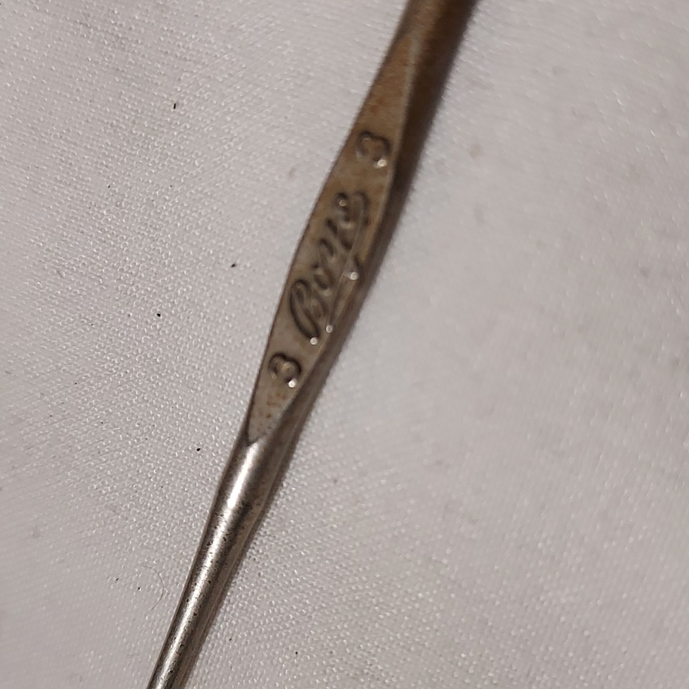 Vintage Boye Metal Crochet Hook #3 Hooks